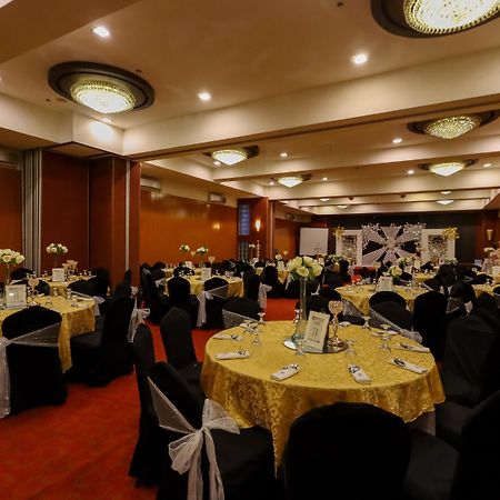 Paseo Premiere Hotel Santa Rosa  Bagian luar foto