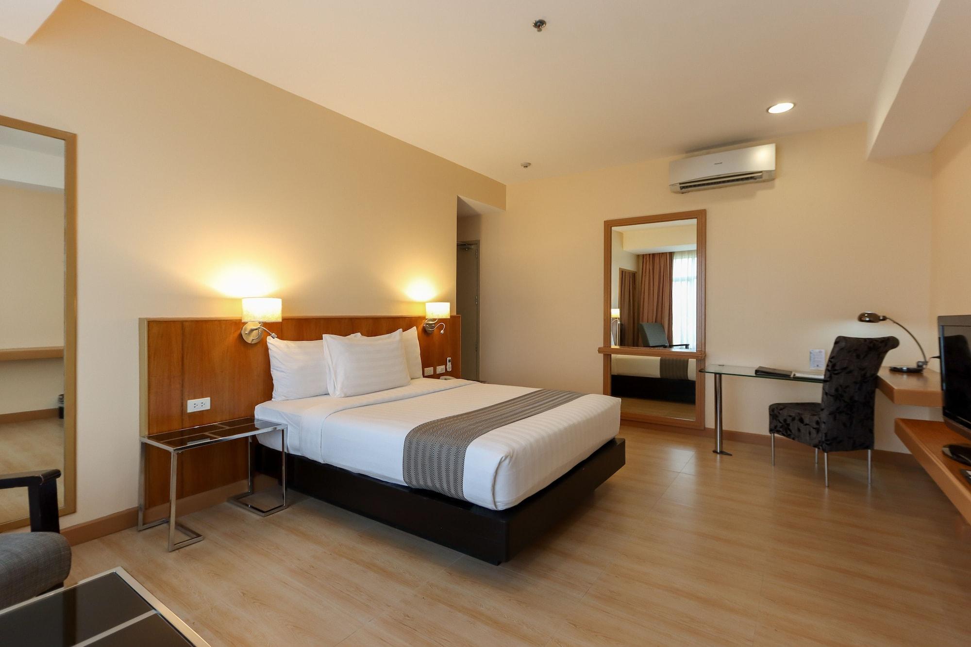 Paseo Premiere Hotel Santa Rosa  Bagian luar foto