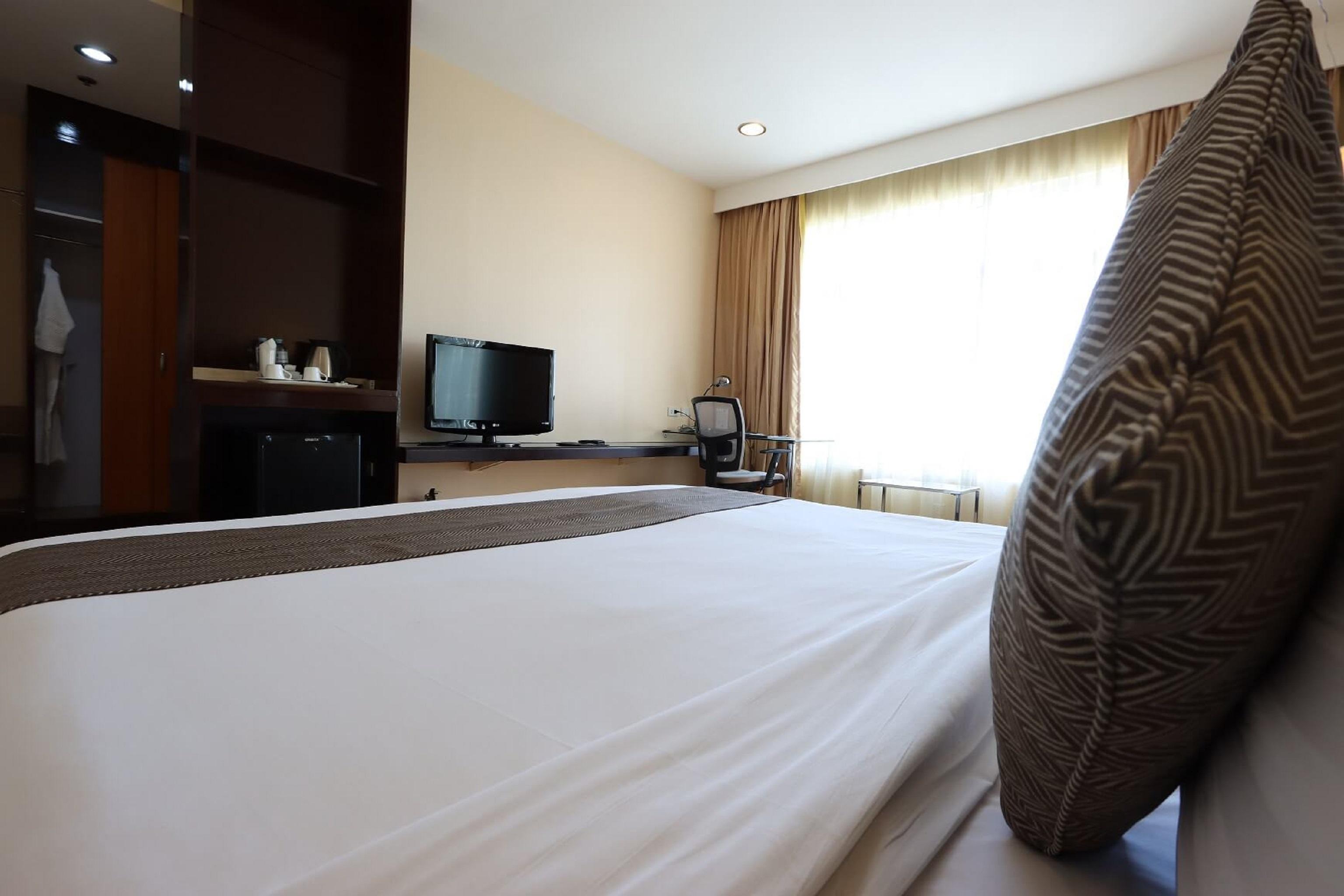 Paseo Premiere Hotel Santa Rosa  Bagian luar foto